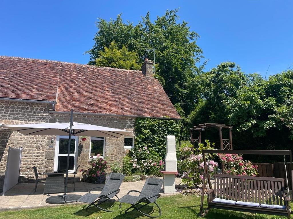 Maison d'hôtes Gite Des Roses à Le Grais Extérieur photo